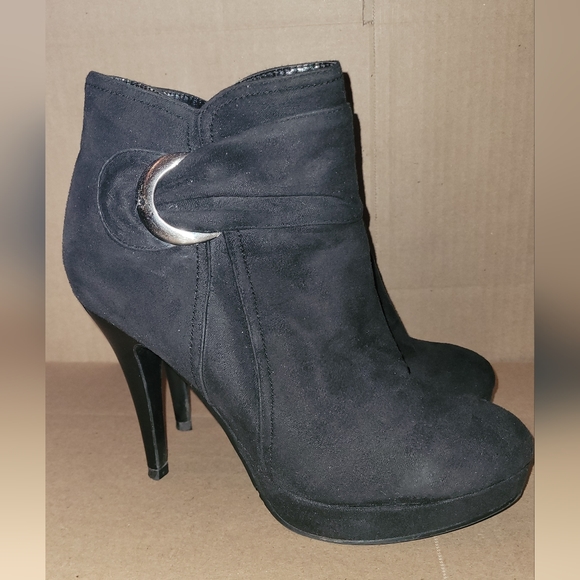 Ladies Del Garda by MNK black suede zipper booties - size 40 - Picture 4 of 9